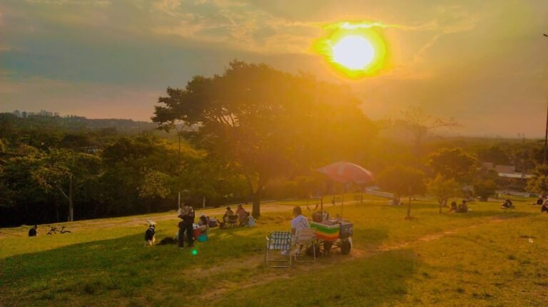 Praça do Alto de Pinheiros, mais conhecida como Praça Pôr do Sol