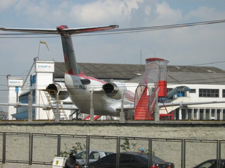 Fokker 100 Ocean Air