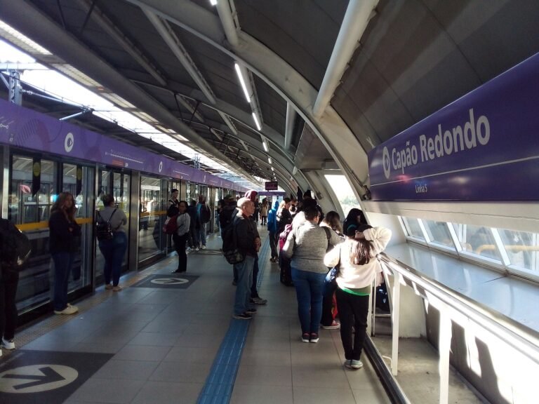 Plataforma da Estação Capão Redondo