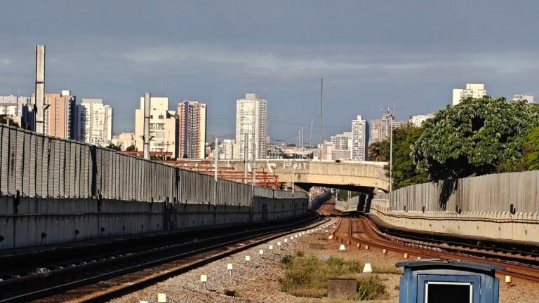 Carrão metro station (Line 3-Red), São Paulo, Brazil