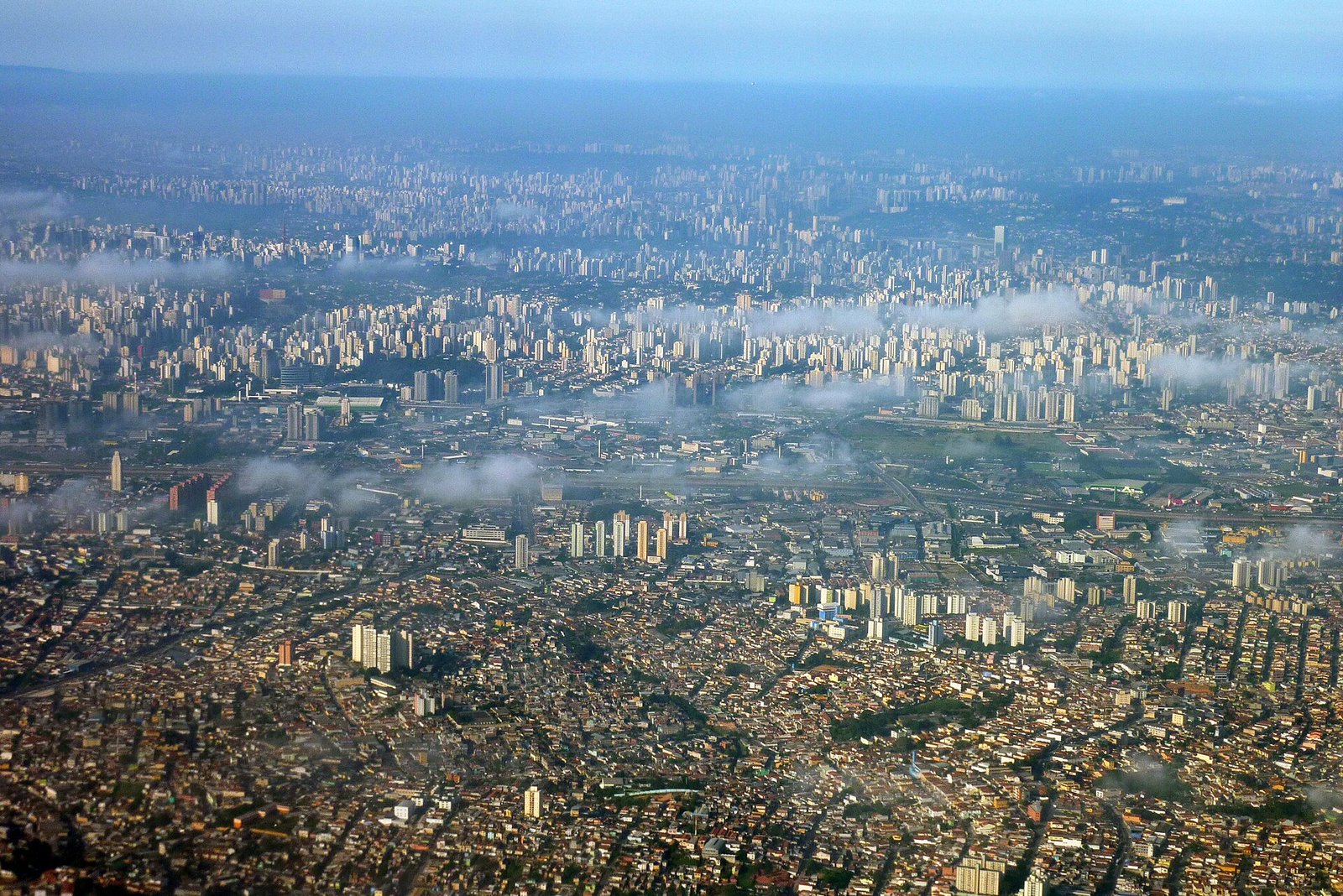 Morar na Casa Verde: guia do distrito entre Santana e a Freguesia do Ó aerial photograph of Sao Paulo Brazil 2010