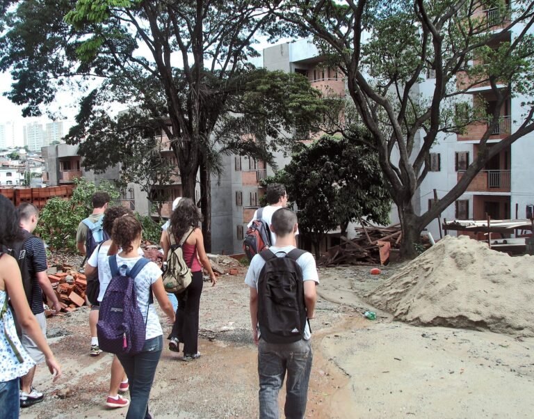 visita do EPA (espaço projeto ação, coletivo de coletivos de extensão na FAUUSP) durante a semana dos bixos de 2011 ao J