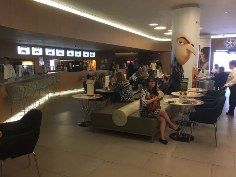 Foyer do Cinépolis JK Iguatemi de São Paulo, SP