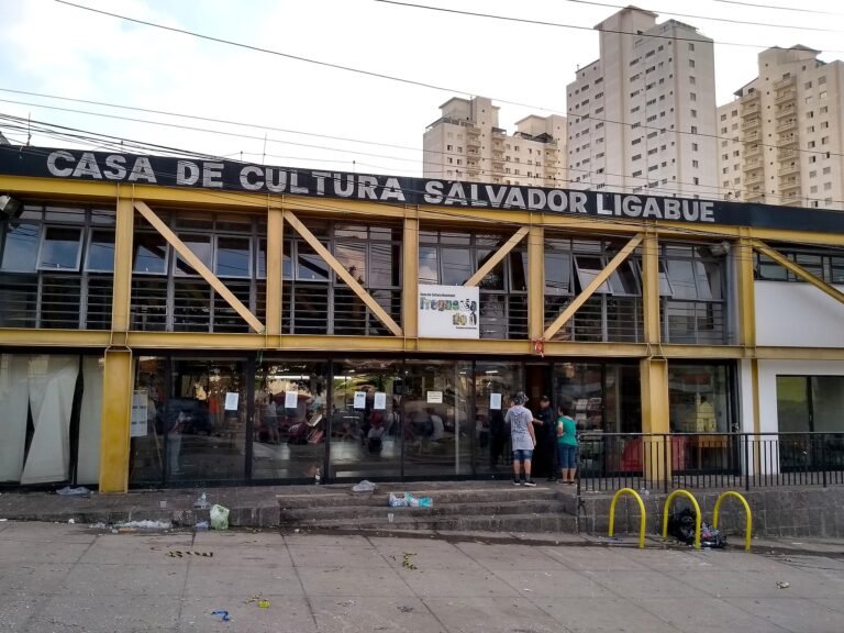 Casa de Cultura Salvador Ligabue, no bairro da Freguesia do Ó - Zona Norte de São Paulo, SP, Brasil.