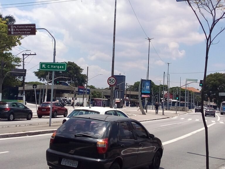 Avenida Eng. Armando de Arruda Pereira