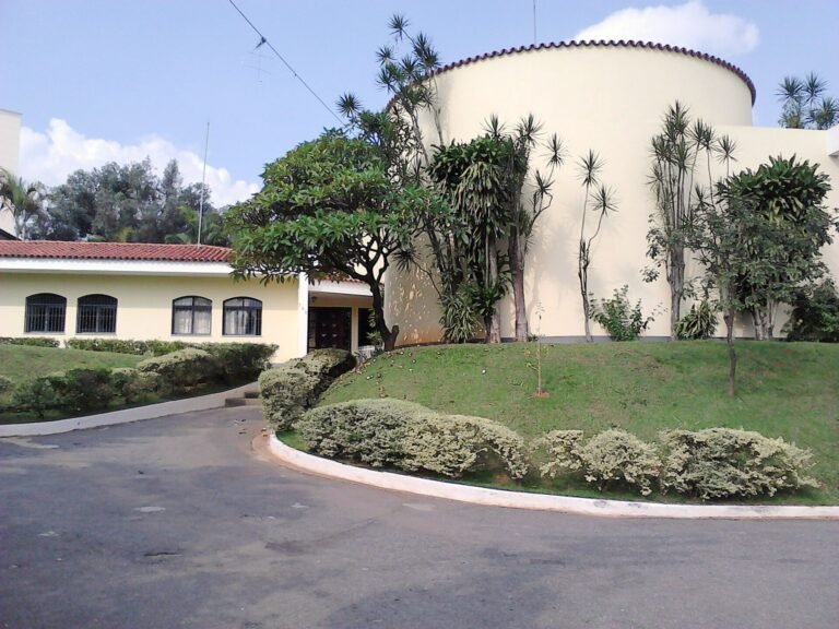 Centro de Educação Infantil "Educandário São Domingos", mantido pela Congregação das Franciscanas Filhas da Divina Provi