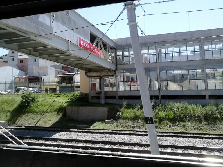 Nova estação Vila Aurora da Linha 7 - Rubi