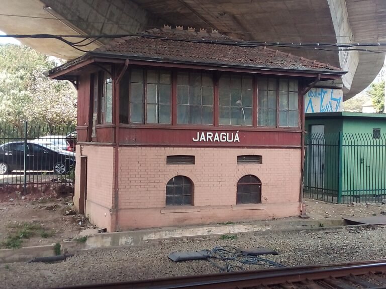 Edificação histórica da Estação Jaraguá