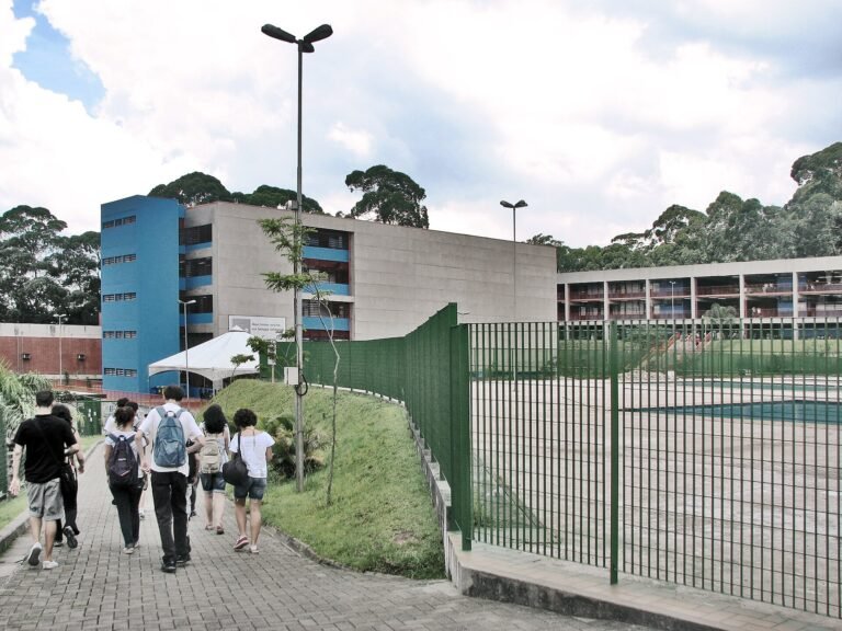 Visita do EPA (espaço projeto ação, coletivo de coletivos de extensão da FAUUSP) ao CEU Alvarenga durante a semana dos b