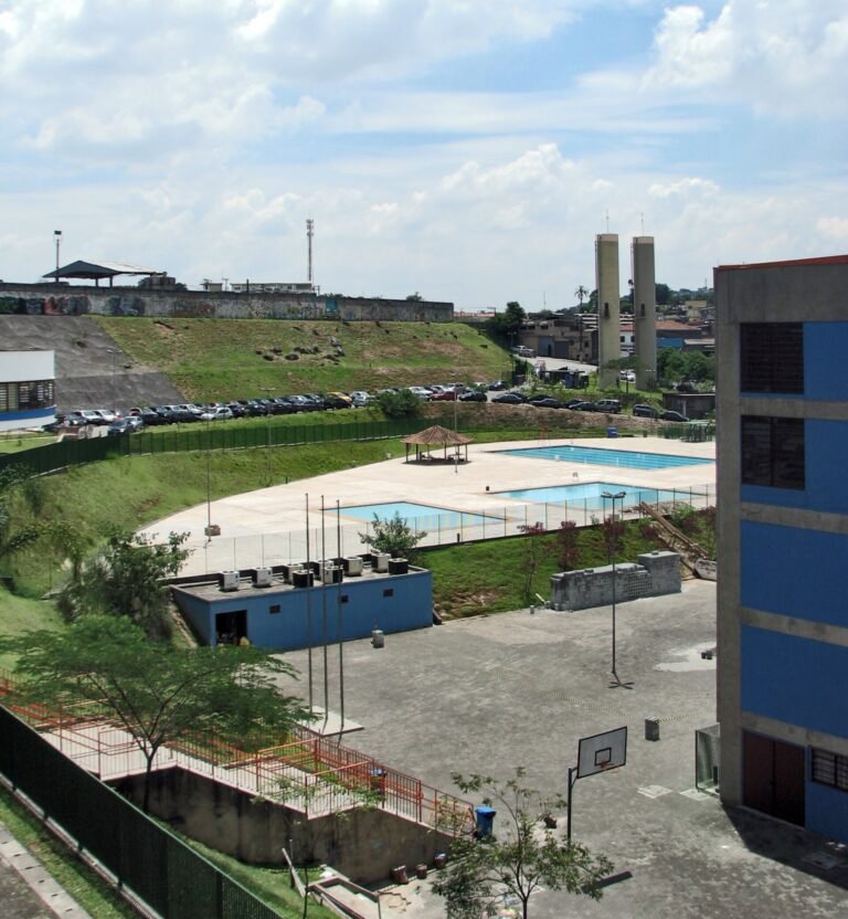 Visita do coletivo de grupos de extensão EPA (espaço projeto ação) ao CEU Alvarenga durante a semana dos bixos de 2011 d