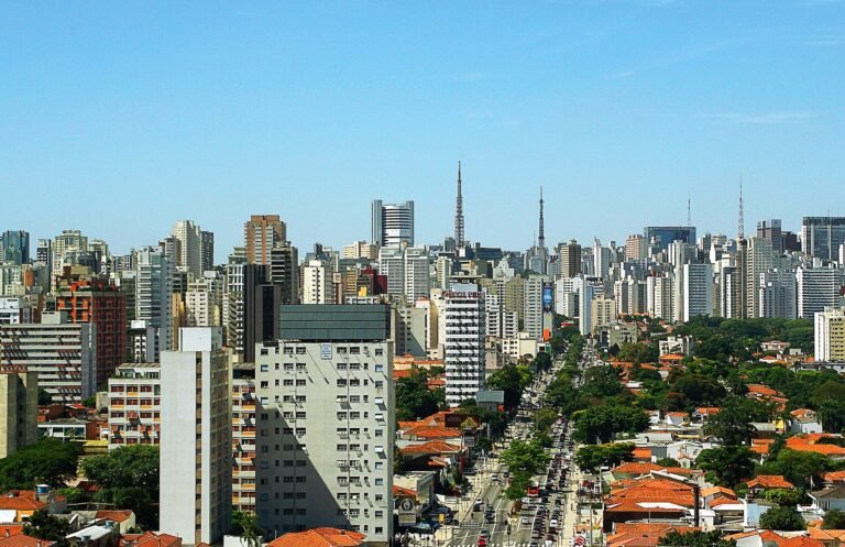Avenida Rebouças, in São Paulo, Brazil.