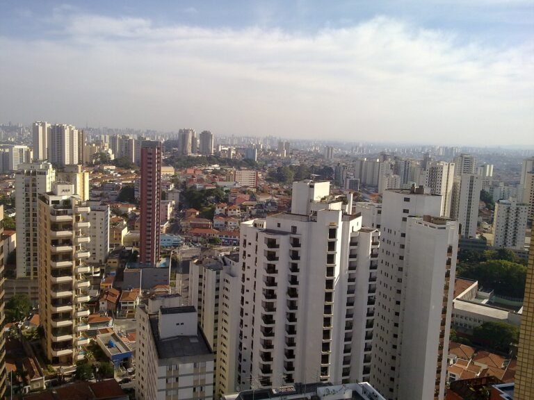 Foto dos bairros de Alto de Santana e Santa Terezinha, localizados na Zona Norte de São Paulo, Brasil.