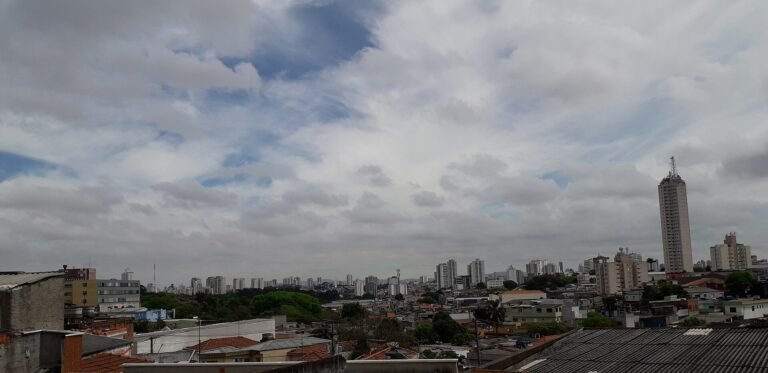 Divisa da Vila Alpina com o Jardim Independência
