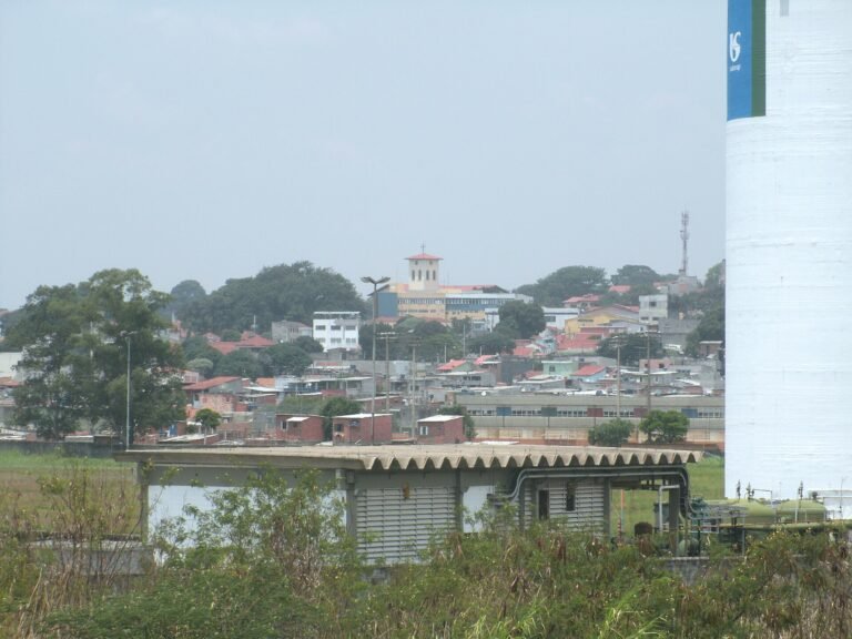 Catedral São Miguel Arcanjo - Estação de Tratamento de Esgoto SABESP