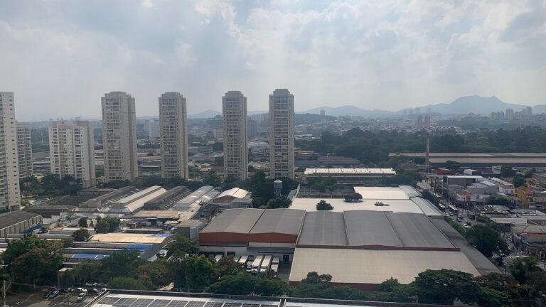 A vista do Bairro Vila Leopoldina em São Paulo