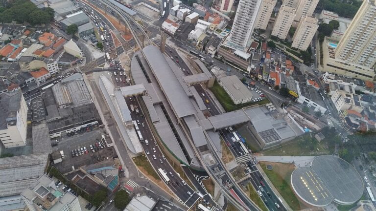 Estação Vila Prudente da Linha 15 Prata do Metrô de São Paulo. Abril de 2018