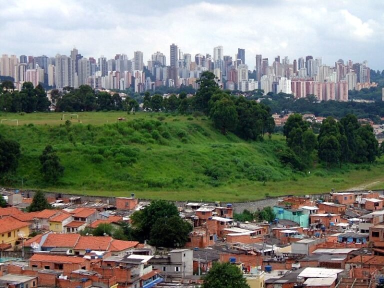 Favela Jaqueline, do distrito de Vila Sônia (São Paulo, Brasil)